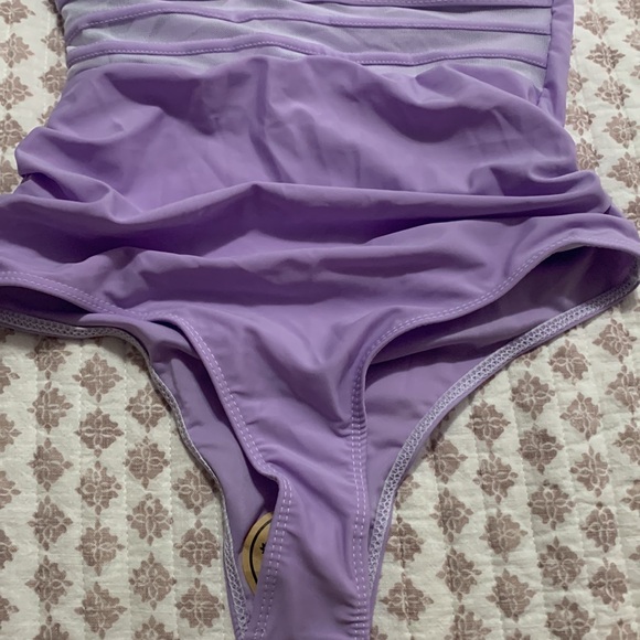 Mesh panel swimsuit - small - Picture 5 of 5